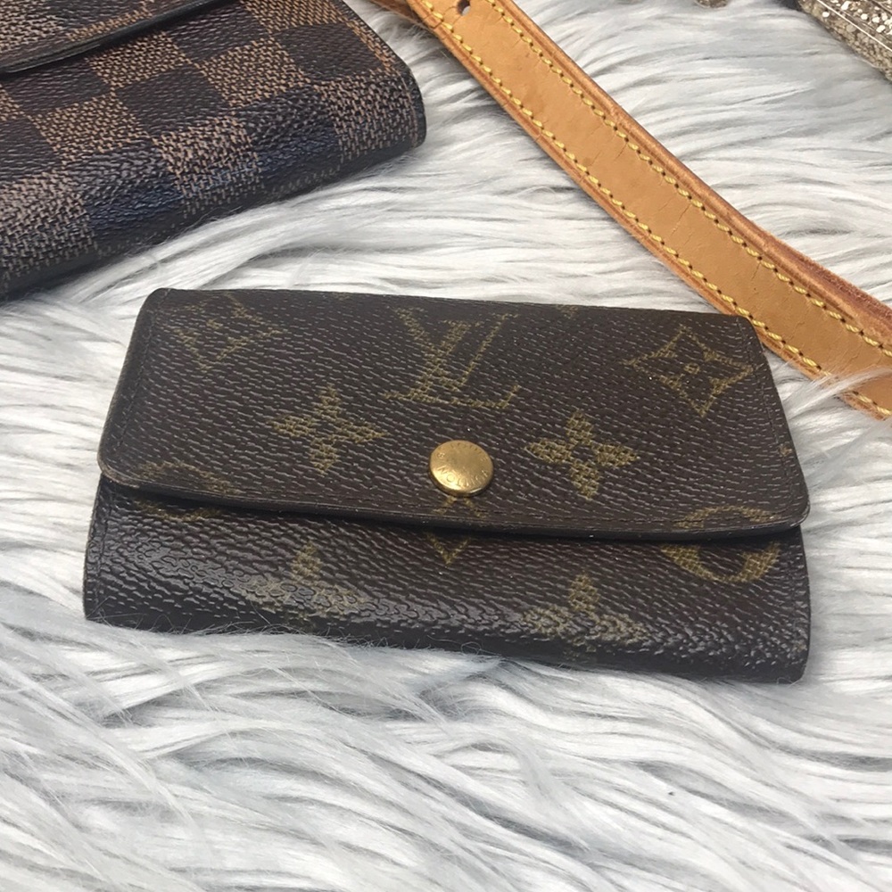 AUTH Louis Vuitton 6-Key Holder CT0032